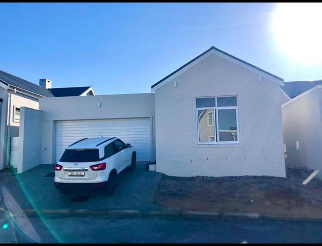 3 BEDROOM HOUSE FOR SALE IN SANDBAAI